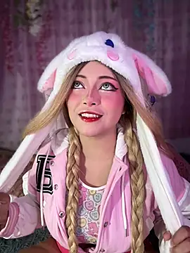 seraphine23 online show from December 13, 2024, 3:49 am