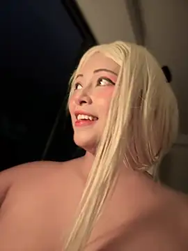 seraphine23 online show from January 18, 2025, 5:41 am