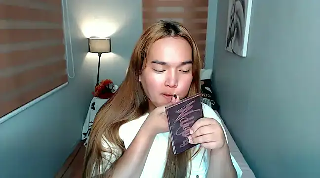 MoaningKylie online show from January 3, 2025, 3:49 am