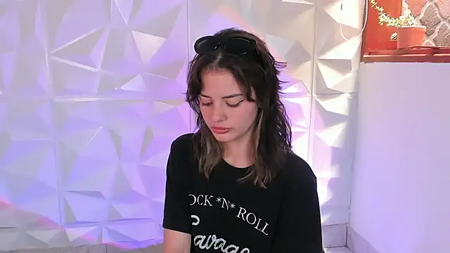 Abby Saenz01 online show from April 20, 2026, 5:37 pm