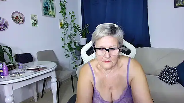 Selenna57 online show from February 3, 2026, 6:35 pm