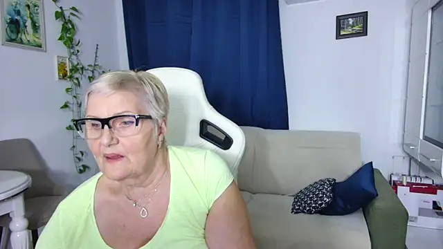 Selenna57 online show from April 11, 2026, 5:28 pm