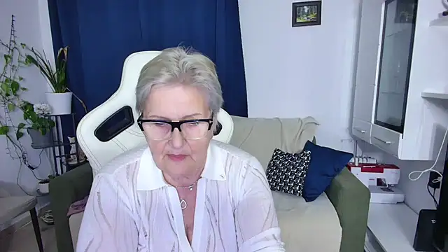 Selenna57 online show from April 14, 2026, 4:57 pm