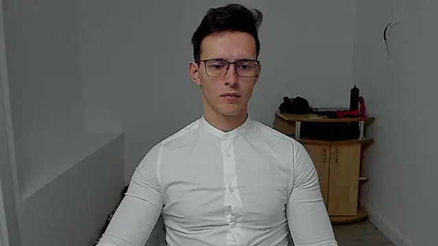 sexxymuscles4u online show from December 12, 2024, 6:36 am