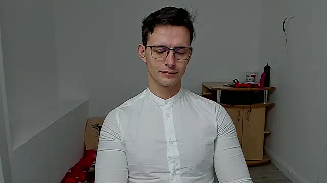 sexxymuscles4u online show from January 13, 2025, 10:03 am