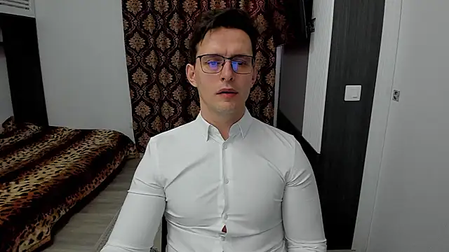 sexxymuscles4u online show from March 10, 2025, 2:26 pm