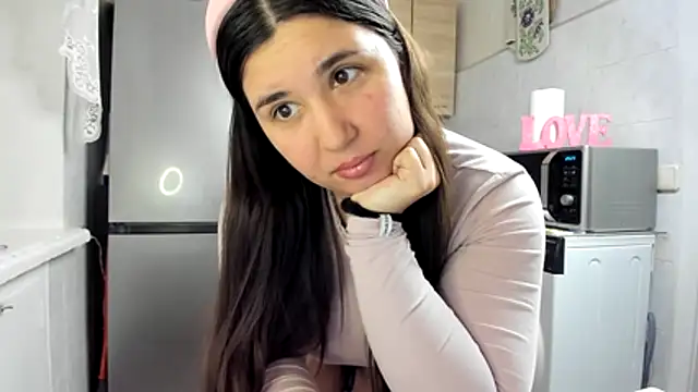 Snapshot of MiaMarrone chatting on April 30, 2026, 5:30 pm MiaMarrone online show from April 30, 2026, 5:30 pm