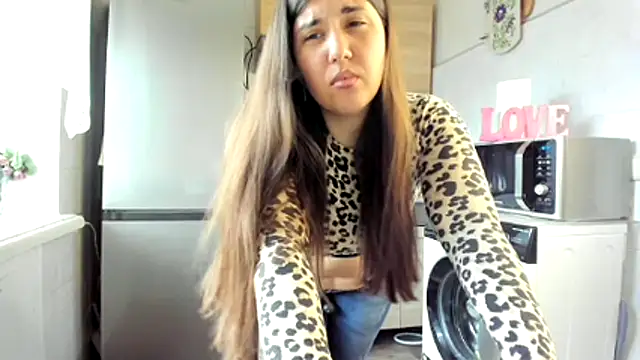 Snapshot of MiaMarrone chatting on June 1, 2026, 3:14 pm MiaMarrone online show from June 1, 2026, 3:14 pm