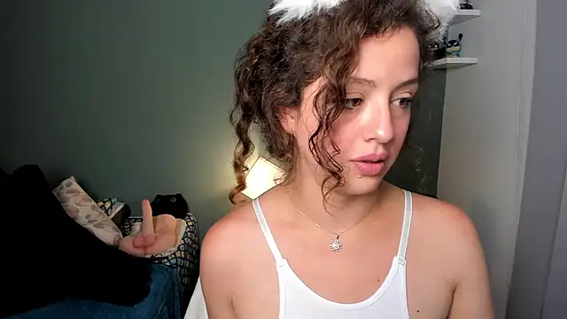 Cassandra Caiin online show from December 13, 2024, 12:42 am