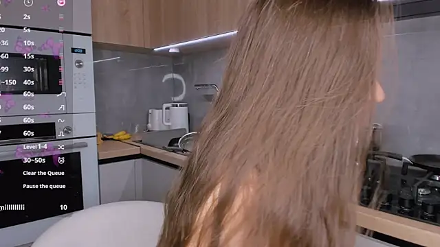 BondGirll online show from December 3, 2024, 5:23 pm