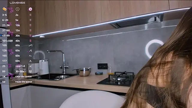 BondGirll online show from December 8, 2024, 9:35 am