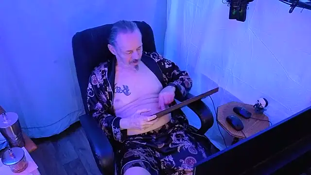 Snapshot of Richy__Rich_ chatting on March 15, 2026, 11:44 pm Richy Rich online show from March 15, 2026, 11:44 pm