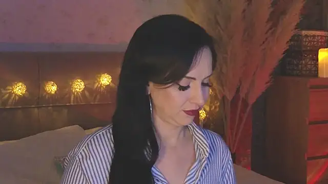 Snapshot of lily_conor chatting on December 13, 2024, 5:00 pm lily conor online show from December 13, 2024, 5:00 pm