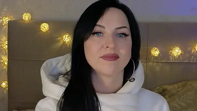 Snapshot of lily_conor chatting on December 19, 2024, 4:57 pm lily conor online show from December 19, 2024, 4:57 pm