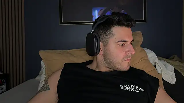 Snapshot of The_SockJock chatting on March 5, 2025, 9:16 am The SockJock online show from March 5, 2025, 9:16 am