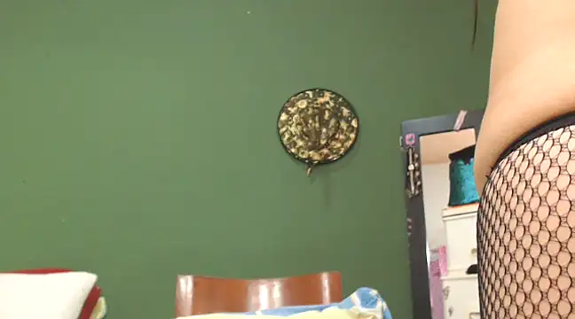 Estefani 32 online show from January 18, 2025, 9:13 pm