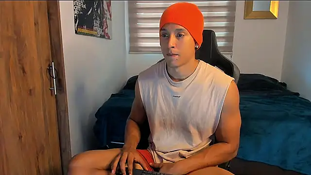 Snapshot of Liam_V chatting on December 11, 2024, 11:41 am Liam V online show from December 11, 2024, 11:41 am