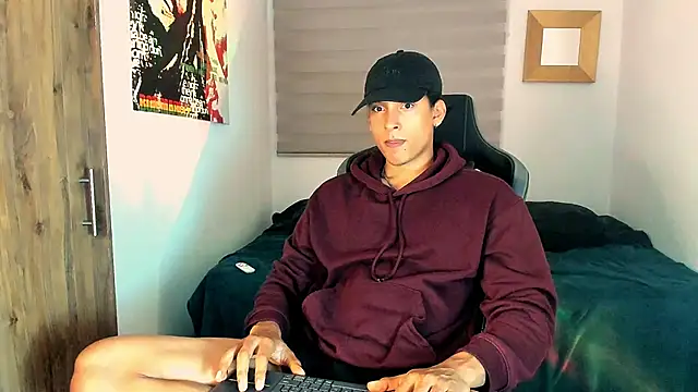 Snapshot of Liam_V chatting on January 10, 2025, 3:50 am Liam V online show from January 10, 2025, 3:50 am