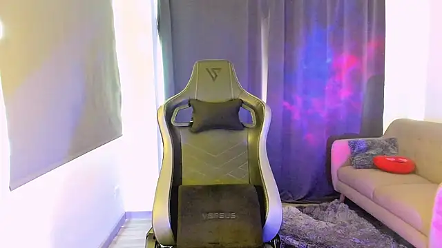 Snapshot of Liam_V chatting on March 16, 2025, 6:44 pm Liam V online show from March 16, 2025, 6:44 pm