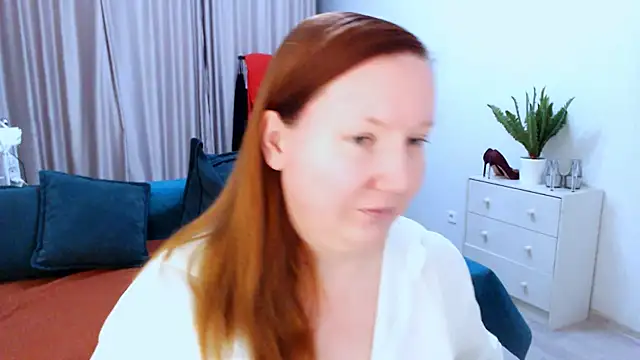 GoddessLara online show from September 30, 2025, 8:36 pm