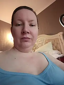 GoddessLara online show from July 14, 2026, 2:27 am