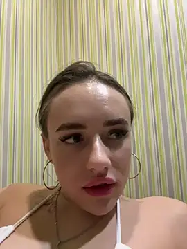 Lisaaan online show from December 21, 2024, 9:36 pm