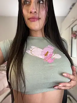 Emmily 19 online show from February 12, 2026, 11:00 pm