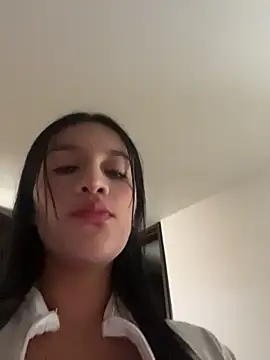 Snapshot of Emmily_19 chatting on May 25, 2026, 8:59 pm Emmily 19 online show from May 25, 2026, 8:59 pm