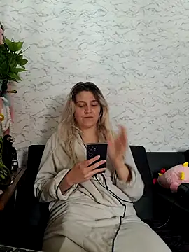 ScarletCallings420 online show from April 16, 2026, 7:47 pm