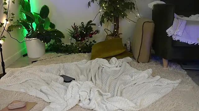 ScarletBlaze online show from December 19, 2024, 9:17 pm