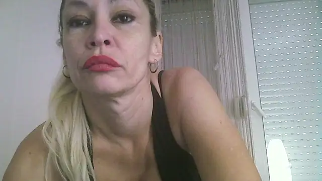 EvaaMina online show from December 9, 2024, 11:15 am