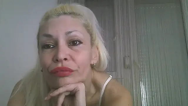 EvaaMina online show from February 3, 2025, 3:17 pm