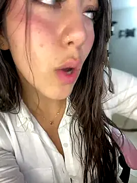 MiaJones21 online show from December 6, 2024, 2:02 am