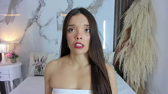 hannahill69 online show from February 17, 2026, 4:42 am