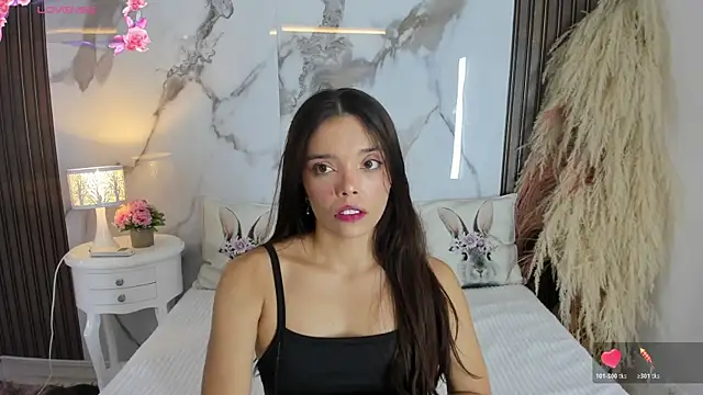 hannahill69 online show from March 18, 2026, 4:37 am