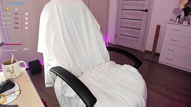 Ophelia mm online show from March 23, 2025, 6:37 am