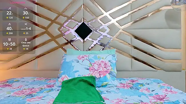 mommywebcam online show from November 2, 2025, 6:32 pm