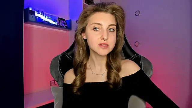 CassiaBlade1 online show from March 6, 2025, 7:10 pm