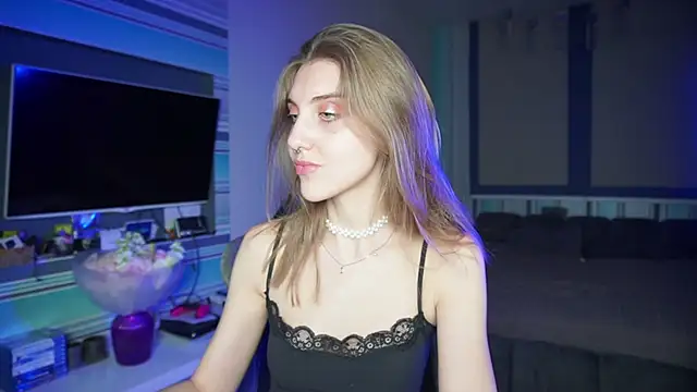 CassiaBlade1 online show from September 10, 2025, 6:30 pm