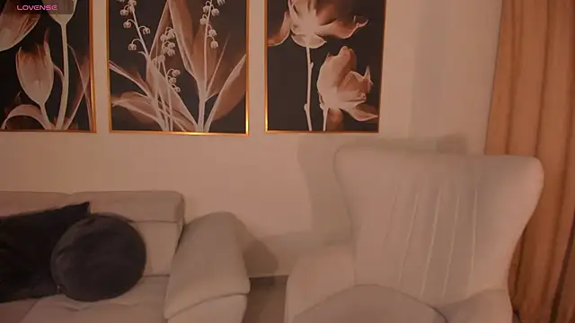 AnaDurant online show from November 24, 2025, 2:28 pm