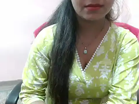 Snapshot of LovingPihu chatting on February 18, 2025, 8:49 am LovingPihu online show from February 18, 2025, 8:49 am