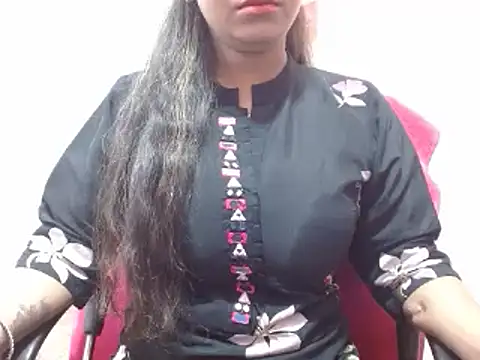 Snapshot of LovingPihu chatting on February 22, 2025, 5:02 am LovingPihu online show from February 22, 2025, 5:02 am