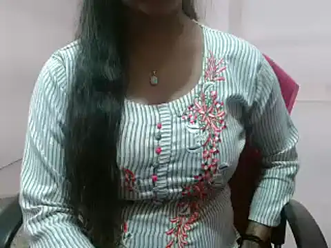 Snapshot of LovingPihu chatting on February 24, 2025, 12:16 pm LovingPihu online show from February 24, 2025, 12:16 pm