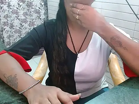 Snapshot of LovingPihu chatting on September 9, 2025, 6:02 am LovingPihu online show from September 9, 2025, 6:02 am