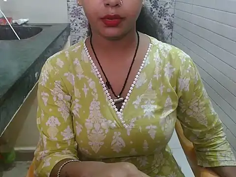 Snapshot of LovingPihu chatting on September 13, 2025, 5:29 am LovingPihu online show from September 13, 2025, 5:29 am