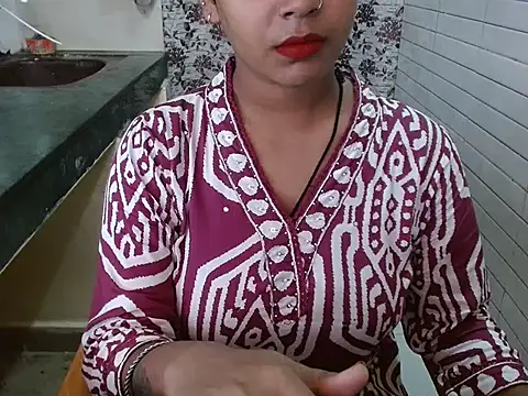 Snapshot of LovingPihu chatting on October 4, 2025, 5:49 am LovingPihu online show from October 4, 2025, 5:49 am