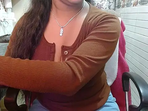 Snapshot of LovingPihu chatting on January 9, 2026, 5:32 am LovingPihu online show from January 9, 2026, 5:32 am