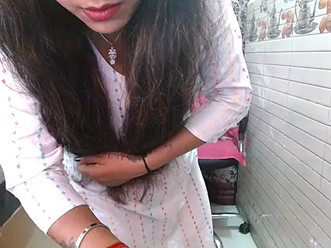 LovingPihu online show from March 30, 2026, 6:03 am