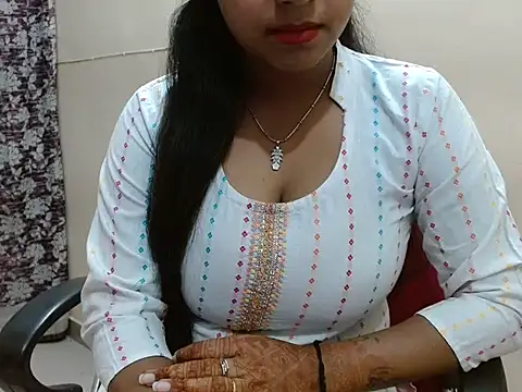 LovingPihu online show from April 14, 2026, 5:13 am