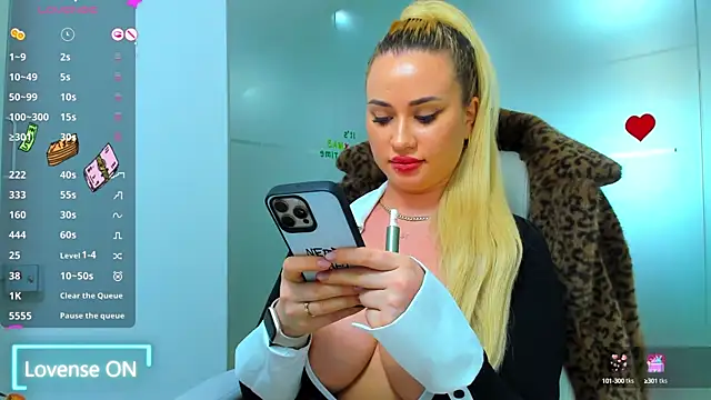 Snapshot of sassy_madeline chatting on January 6, 2025, 9:52 am sassy madeline online show from January 6, 2025, 9:52 am